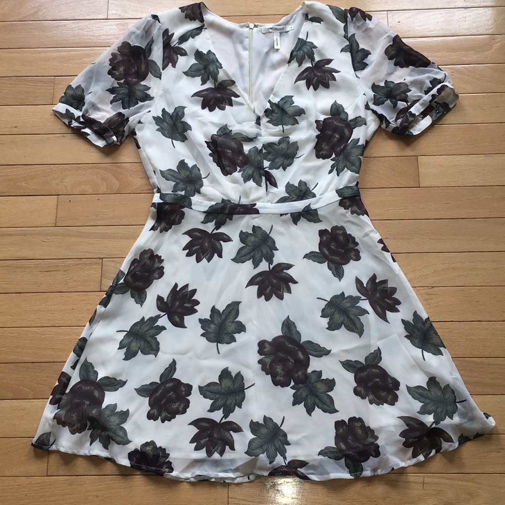Floral lined dress Size small
